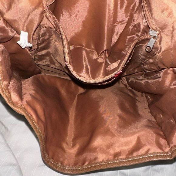 Union Bay Elephant 🐘 Print Crossbody Mini Messenger style bag. - Picture 6 of 8